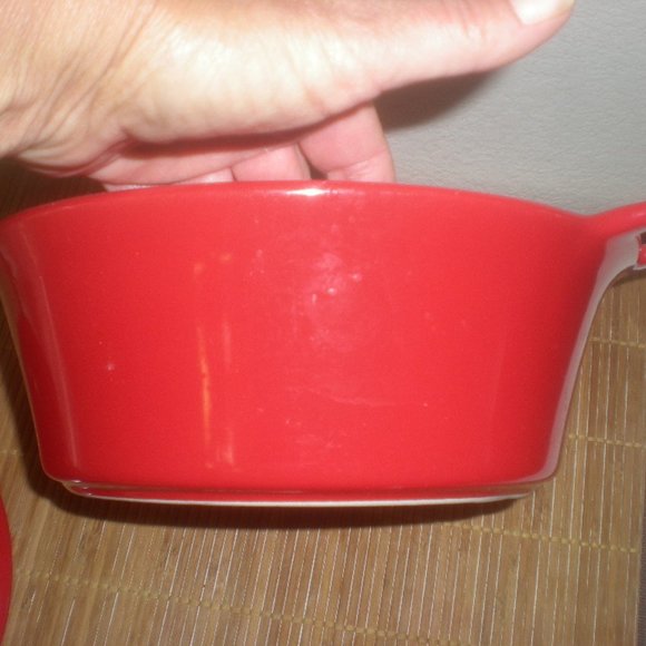 DASH OF THAT COOKING  SERVING WARE  RED  NEW   2.5 QUART - Picture 5 of 6